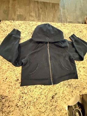 Lululemon black scuba